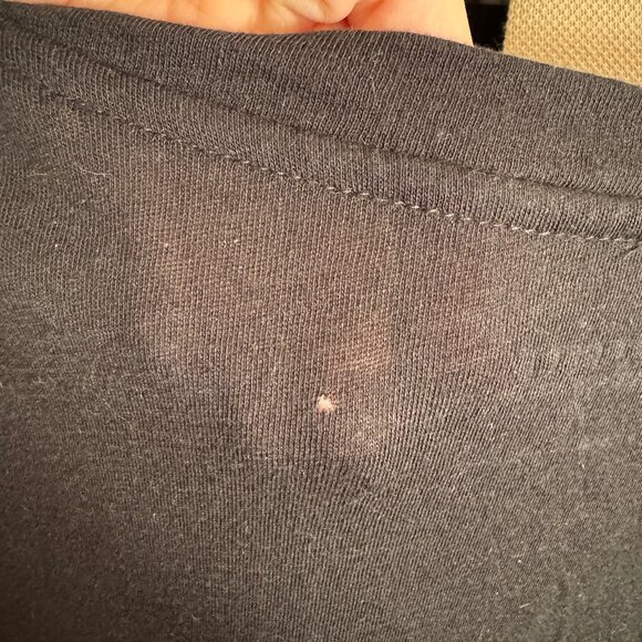 Express Lightweight Vampire Lips T-Shirt Size M - Picture 2 of 2